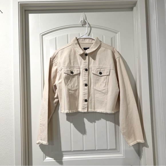 NWT SPLENDID FRAYED IVORY CROPPED DENIM JACKET, EGRET, LARGE - Picture 4 of 6